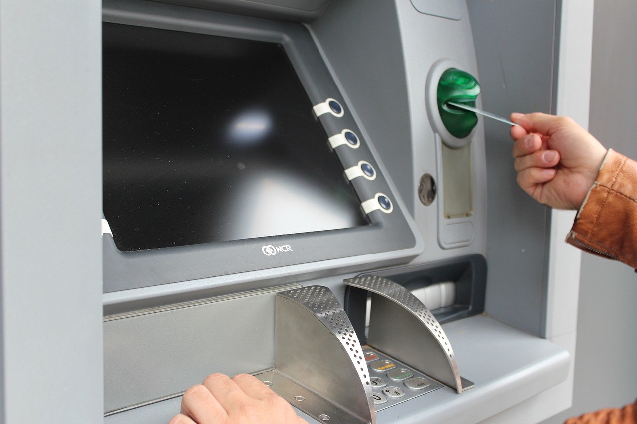 Tips for Using ATMs Safely